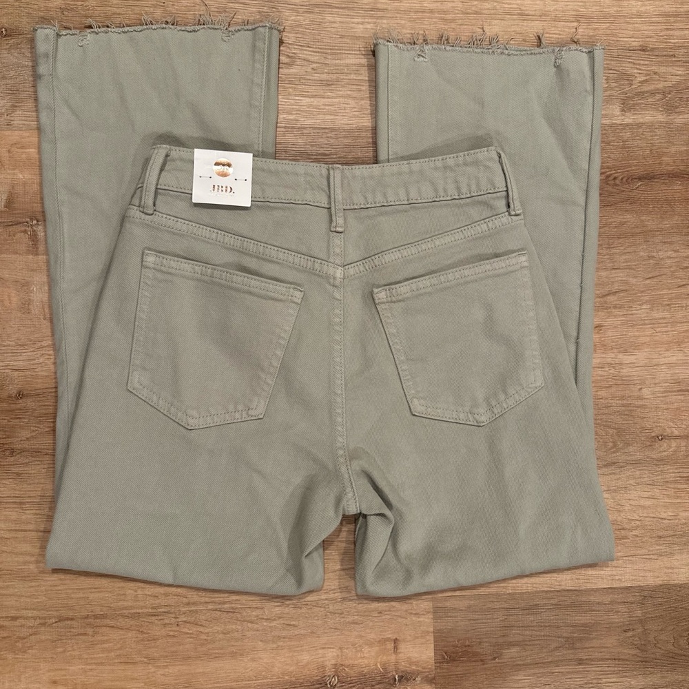 NWT Trendy JBD Cropped Jeans